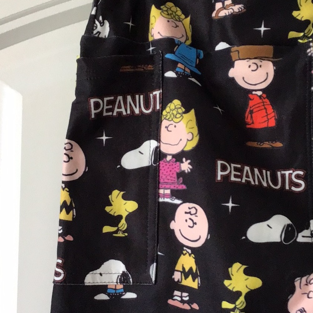 Snoopy and the Peanuts Gang Leggings NWT - Picture 3 of 8